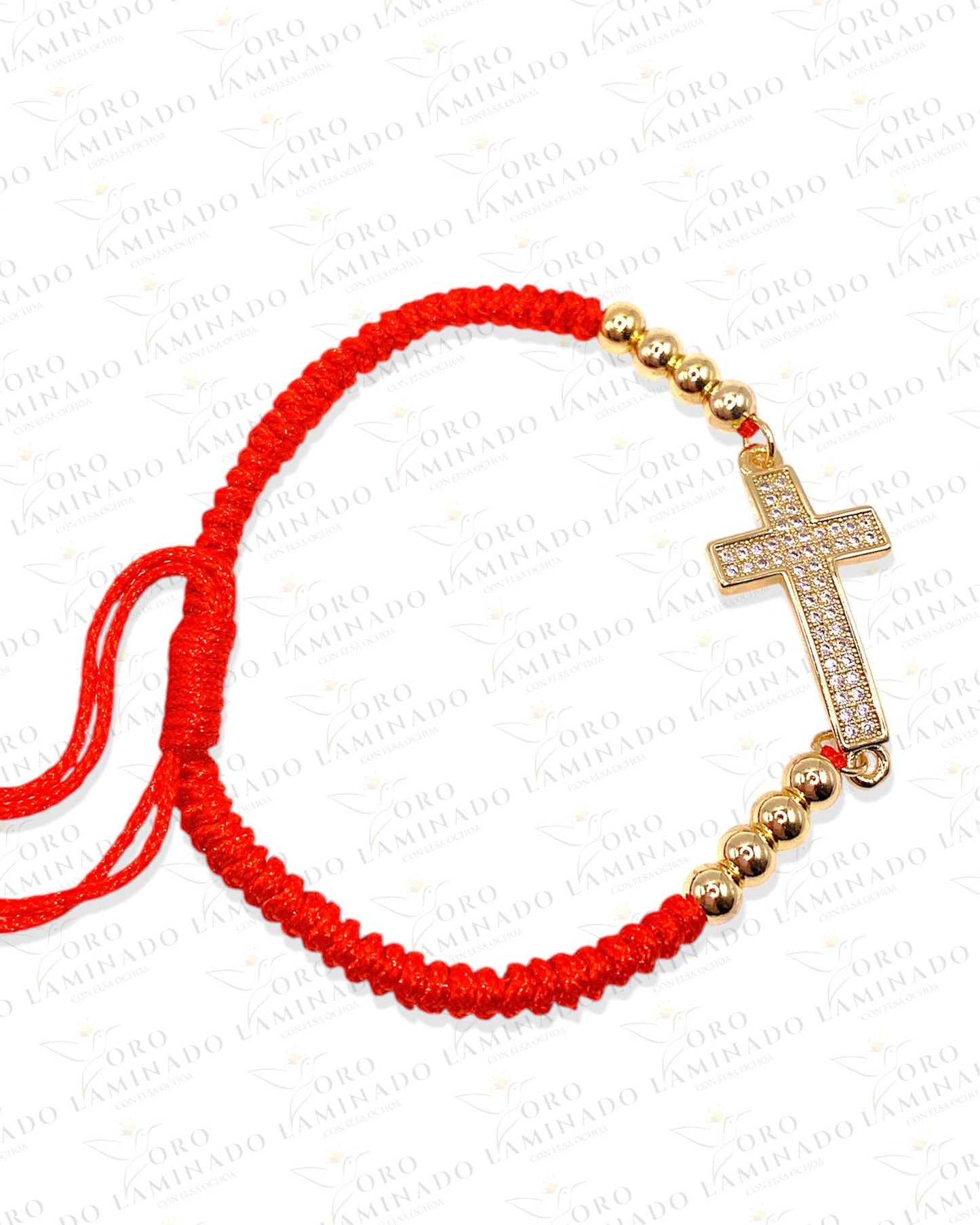 Red bracelet with a Cross Y36