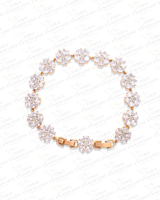 Flower Bracelet with white stone G275