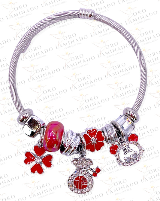 Pouch, Clover, and Cat Red Charm Bracelet Y124